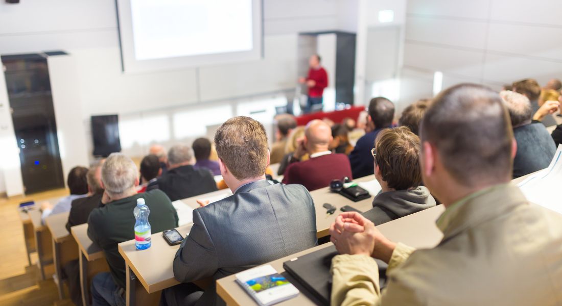  diferença entre faculdade e universidade 